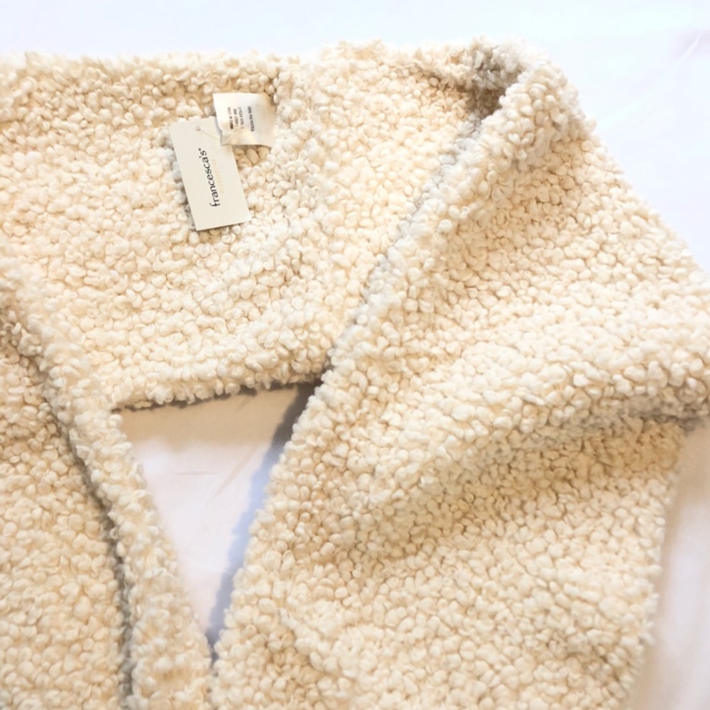 Francesca’s collection cream teddy infinity scarf - Picture 2 of 3